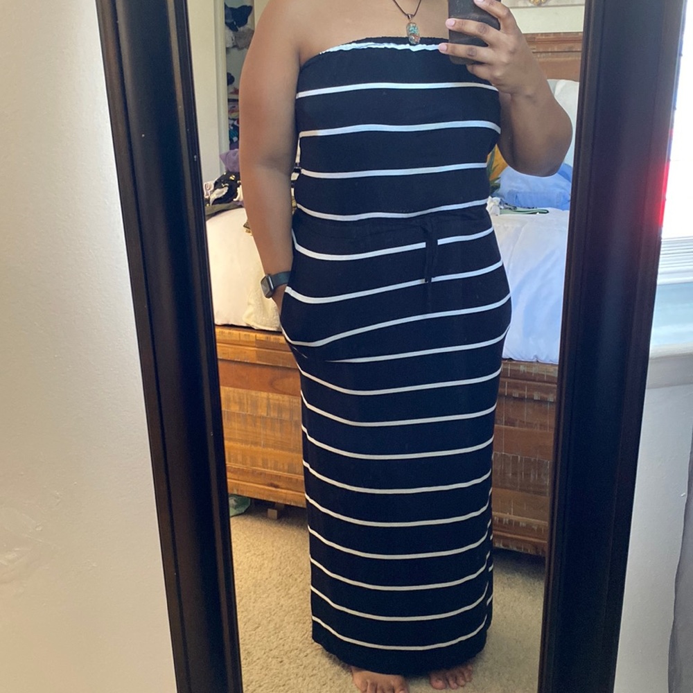 Long black and white dress